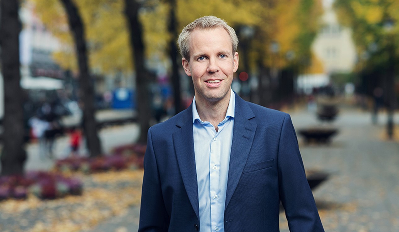 Boligmarkedsbarometeret stiger fra rekordhøye 15,4 i august til 17,5 i september. Det presenteres av Christian Frengstad Bjerknes, sjeføkonom i NBBL. (Foto: Nadia Frantsen)