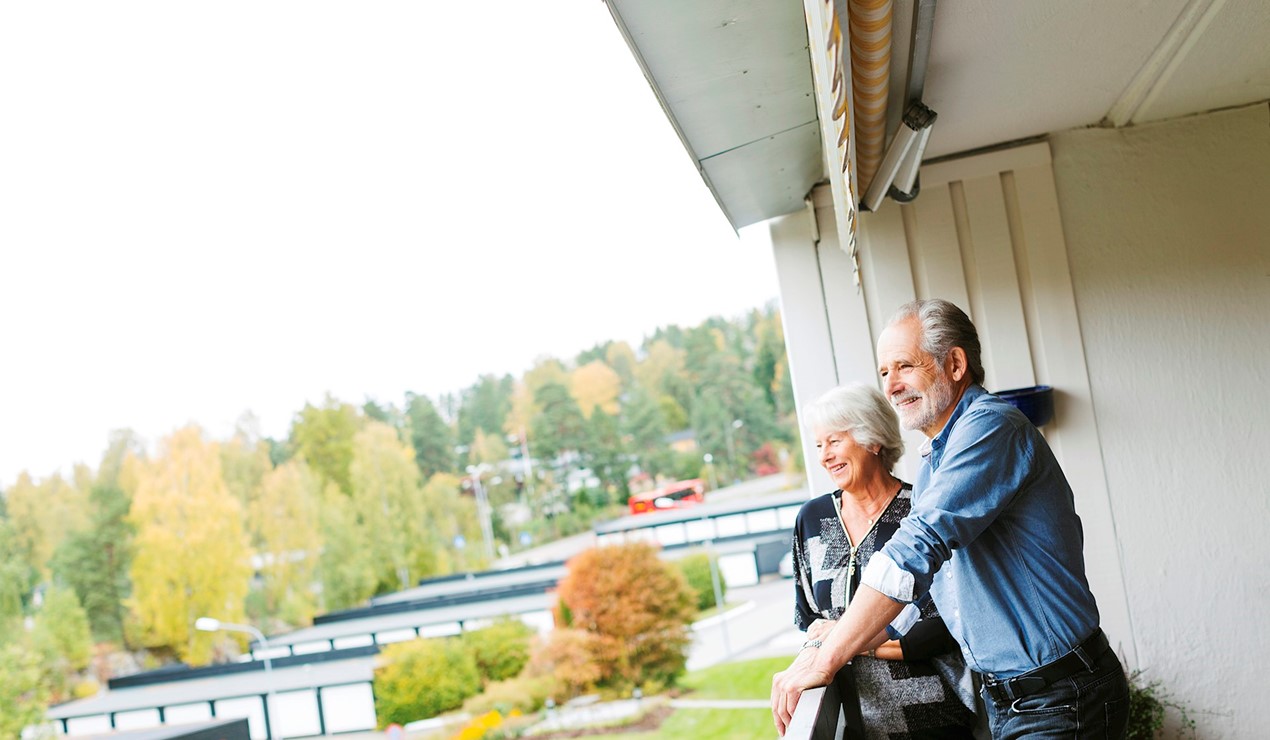 Mange kan bo hjemme i alderdommen, med riktig tilpasning av boligen og litt hjelp i hverdagen.