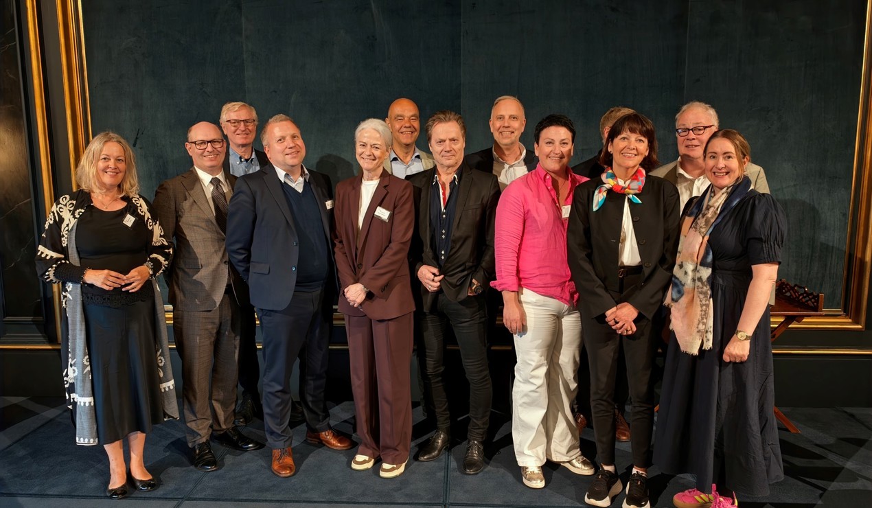 Fra venstre: Styreleder Kirstin Leiros, Jørgen Pedersen, Ketil Krogstad, Øistein Gamst Sandlie, Merete Eik, Odd Henning Dypvik, Torbjørn Sotberg, Christian V. Dreyer, Ingfrid Svendsen,  Harald Schjelderup (skjult i bildet), Berit I. Antonsen, Bård Folke Fredriksen (adm. dir) og Anne Tilly Aas