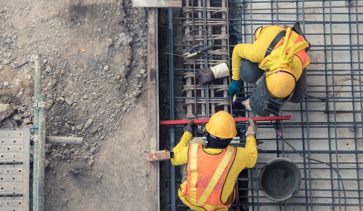 Utslippsfri? For å nå målet om utslippsfrie byggeplasser bør man få ned klimagassutslippene som kommer av materialbruk, mener NBBL. Foto: Shutterstock