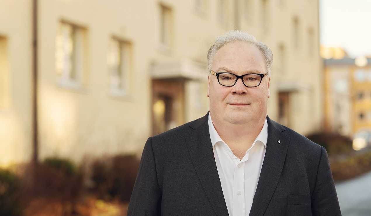 Regjeringens klimaplan inneholder ikke tiltak som gjør det lønnsomt for boligeiere med grønn oppgradering og redusert energibruk, sier Bård Folke Fredriksen, adm. direktør i NBBL. Foto: Nadia Frantsen