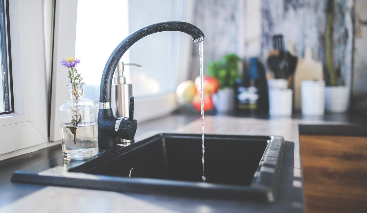 Det er vannmangel flere steder på Østlandet. Slik sparer du verdifulle dråper.